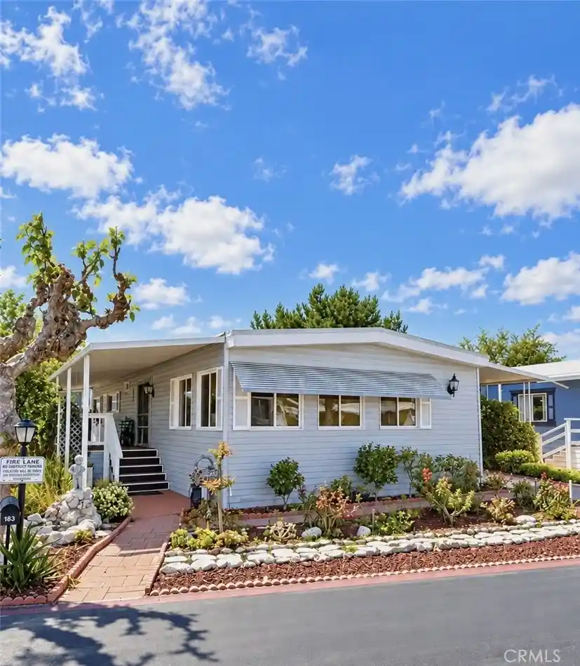 Manufactured home for sale at 27361 Sierra Hwy #183, Canyon Country, CA 91351 | MLS# SR26224285