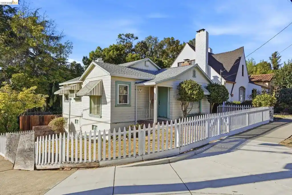 Photo 1 of Single family home for sale at 2901 Sheffield Ave, Oakland, CA 94602 | MLS# 41151385 | Listing updated on 2026-10-22