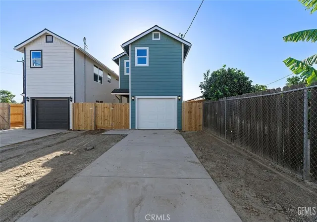 Photo 2 of Single family home for sale at 420 Brown, Bakersfield, CA 93305 | MLS# SW26224359 | Listing updated on 2026-10-29
