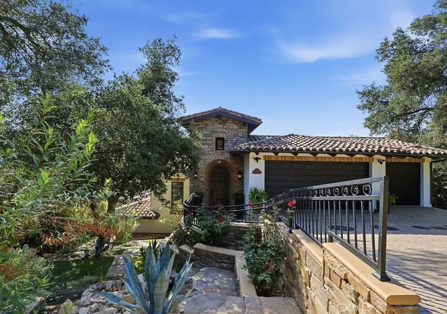 Single family home for sale at 921 Monarch, La Canada Flintridge, CA 91011 | MLS# CV26224350