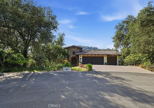 Photo 3 of Single family home for sale at 921 Monarch, La Canada Flintridge, CA 91011 | MLS# CV26224350 | Listing updated on 2026-10-31