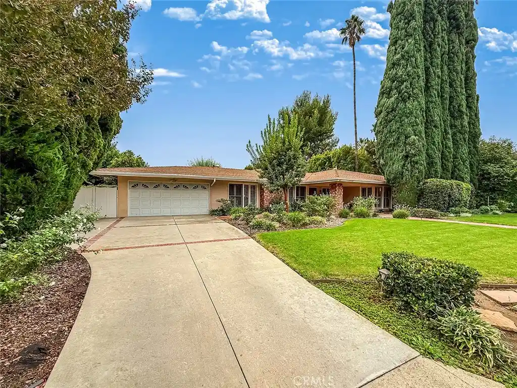 Single family home for sale at 17508 Marilla St, Northridge, CA 91325 | MLS# SR26224364