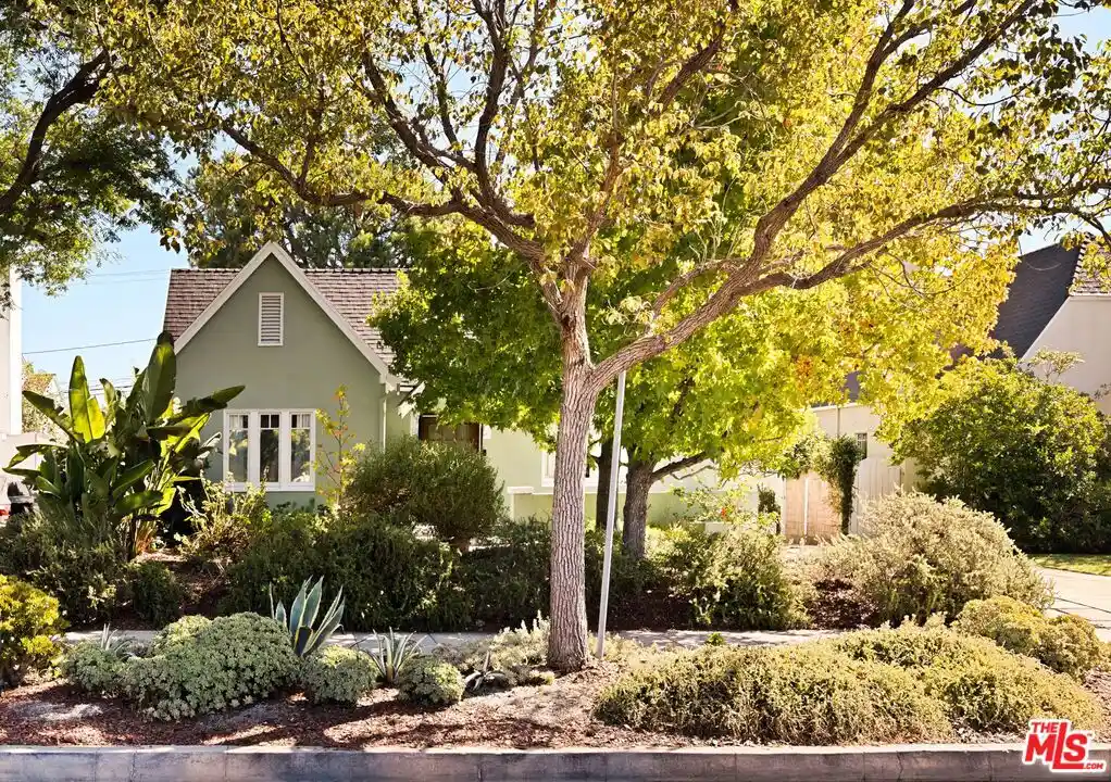 Photo 1 of Single family home for sale at 336 N Beachwood Dr, Los Angeles, CA 90004 | MLS# 26101992 | Listing updated on 2026-10-30