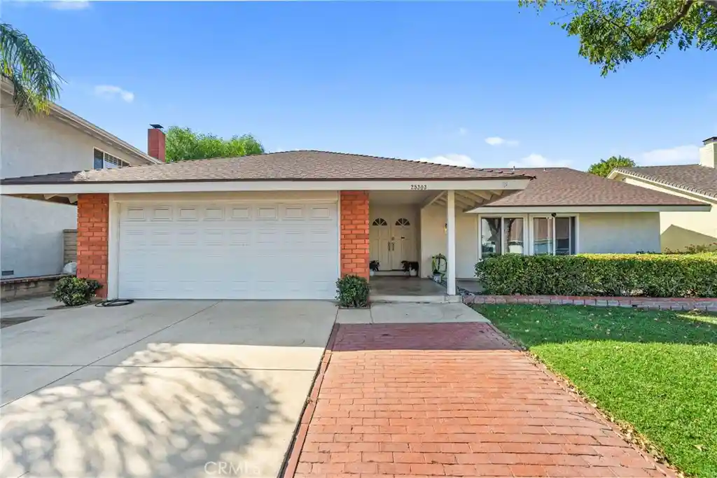 Single family home for sale at 25303 Via Calinda, Valencia, CA 91355 | MLS# SR26224246