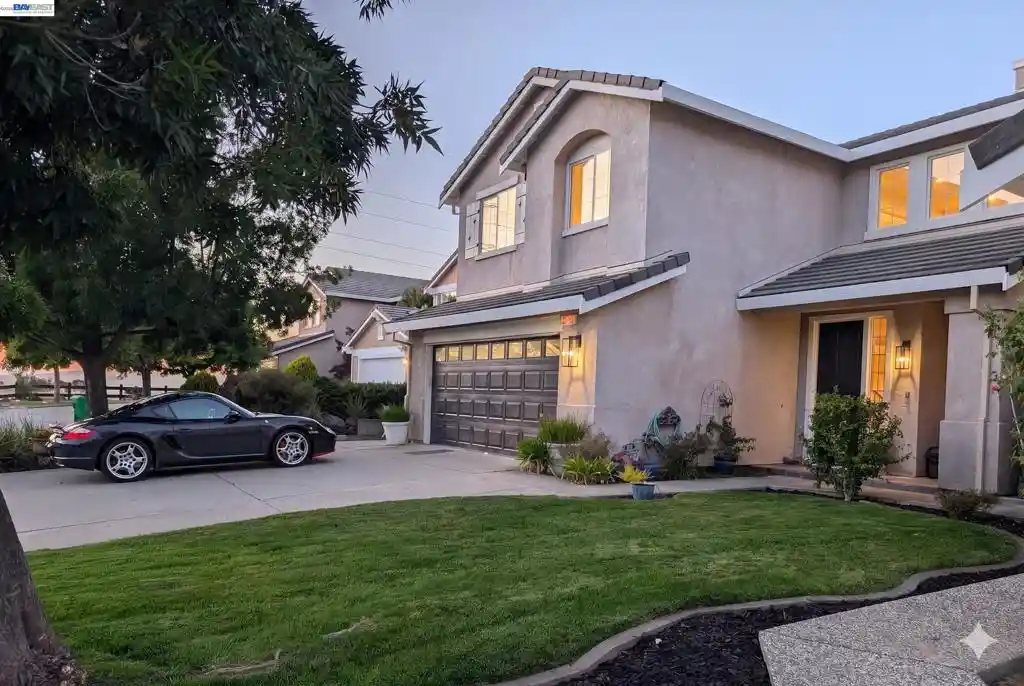 Photo 1 of Single family home for sale at 25768 Silver Cyn Ct, Castro Valley, CA 94552 | MLS# 41151406 | Listing updated on 2026-10-25