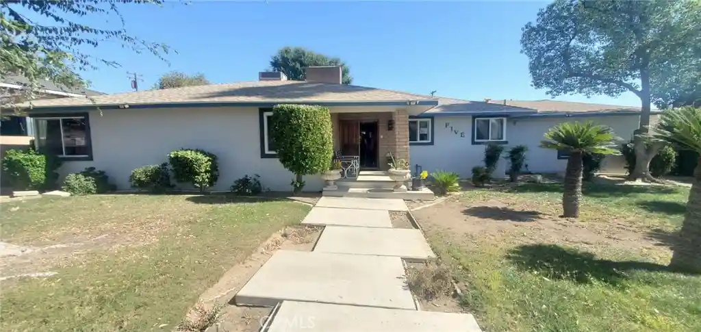 Single family home for sale at 5 Panorama, Bakersfield, CA 93305 | MLS# CV26224303