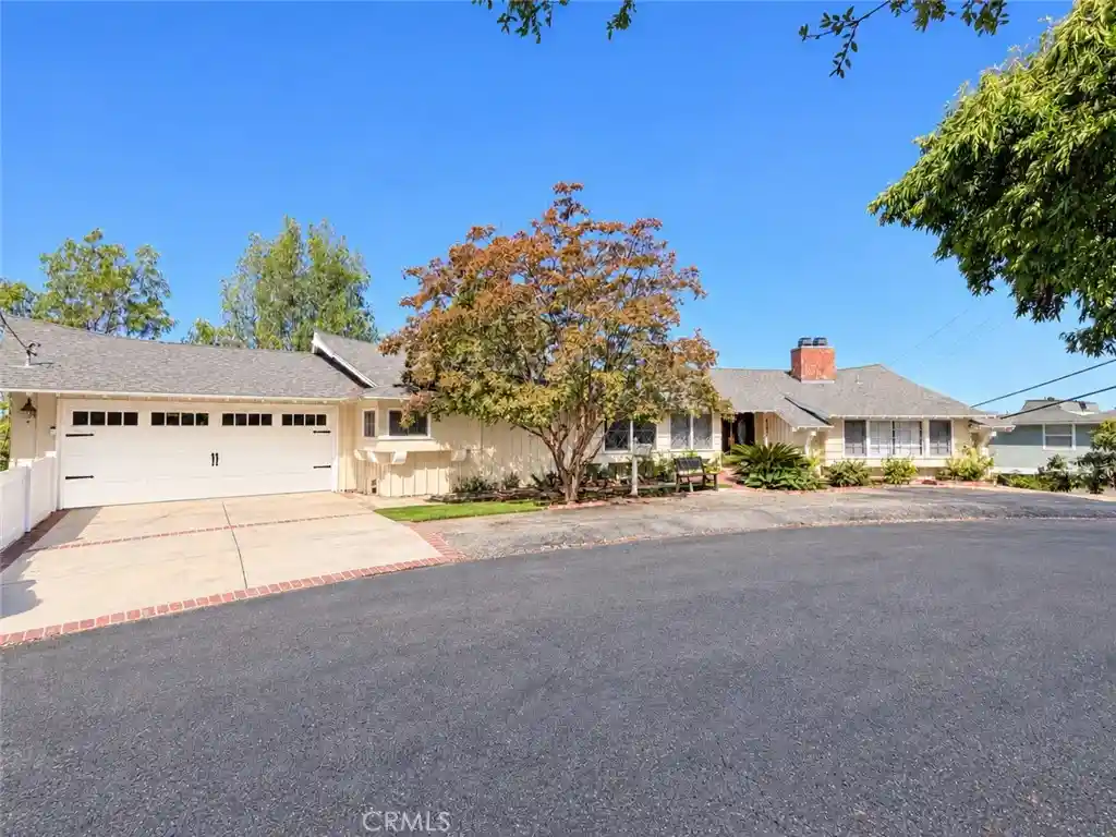 Single family home for sale at 4737 Abargo St, Woodland Hills, CA 91364 | MLS# SR26223489