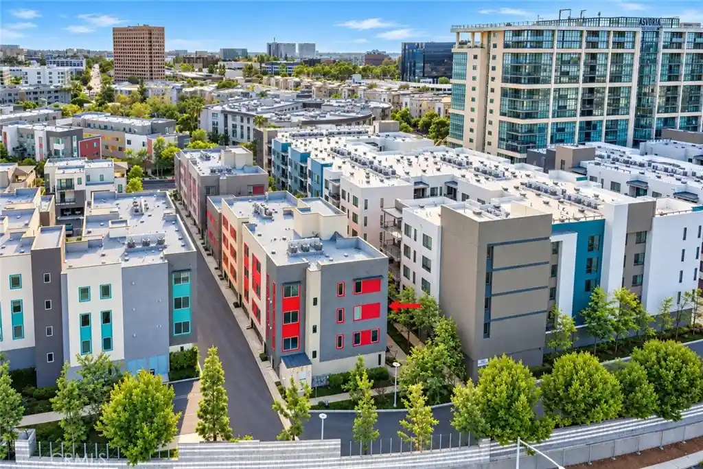 Photo 1 of Condo for sale at 199 Bowery, Irvine, CA 92612 | MLS# PW26224076 | Listing updated on 2026-10-25