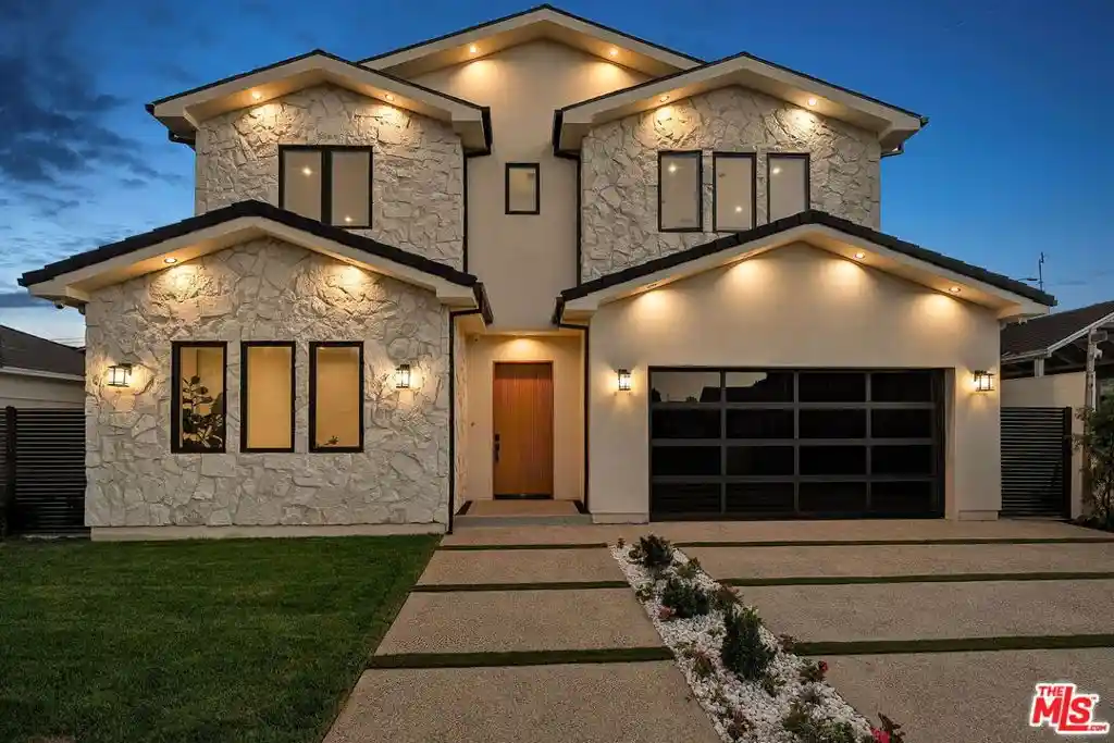 Photo 1 of Single family home for sale at 12122 Ivy Pl, Los Angeles, CA 90064 | MLS# 26102607 | Listing updated on 2026-10-19
