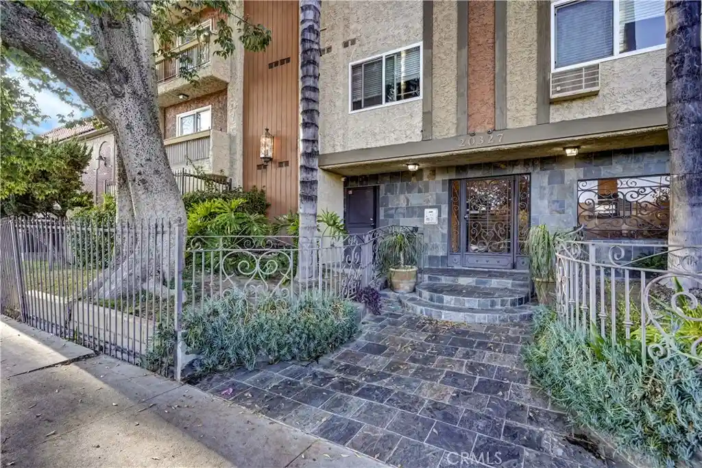 Condo for sale at 20327 Saticoy, Winnetka, CA 91306 | MLS# SR26224540