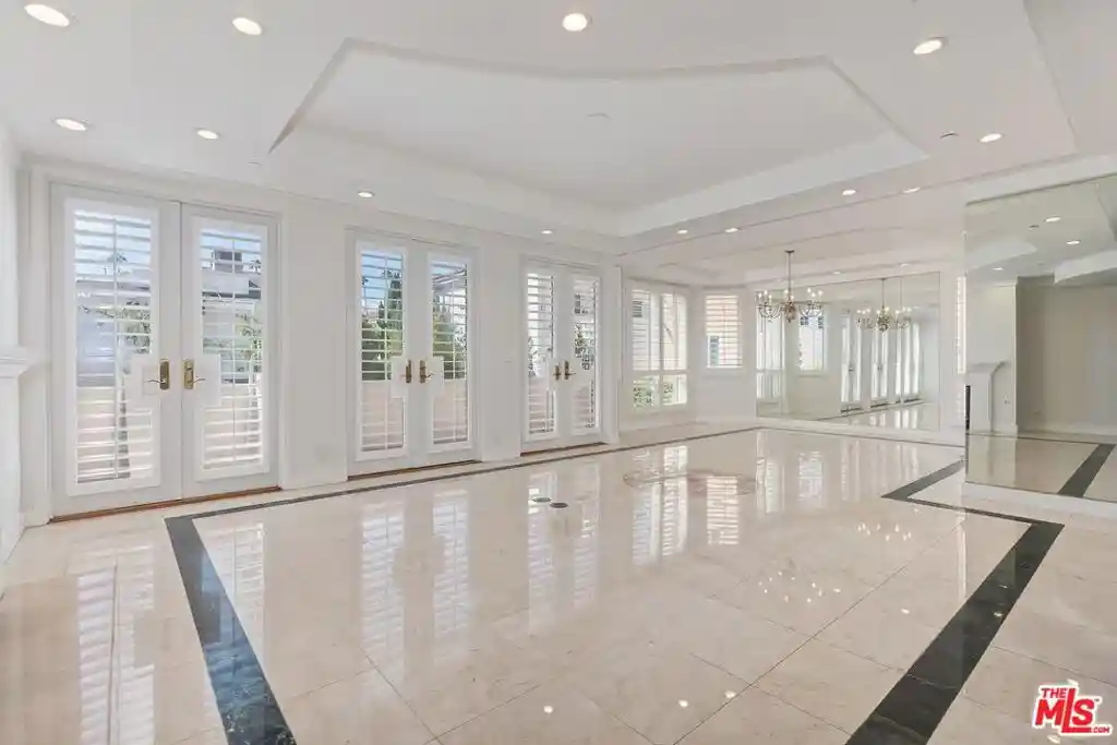 Photo 1 of Condo for sale at 121 N Almont Dr #205, Beverly Hills, CA 90211 | MLS# 26102616 | Listing updated on 2026-10-22