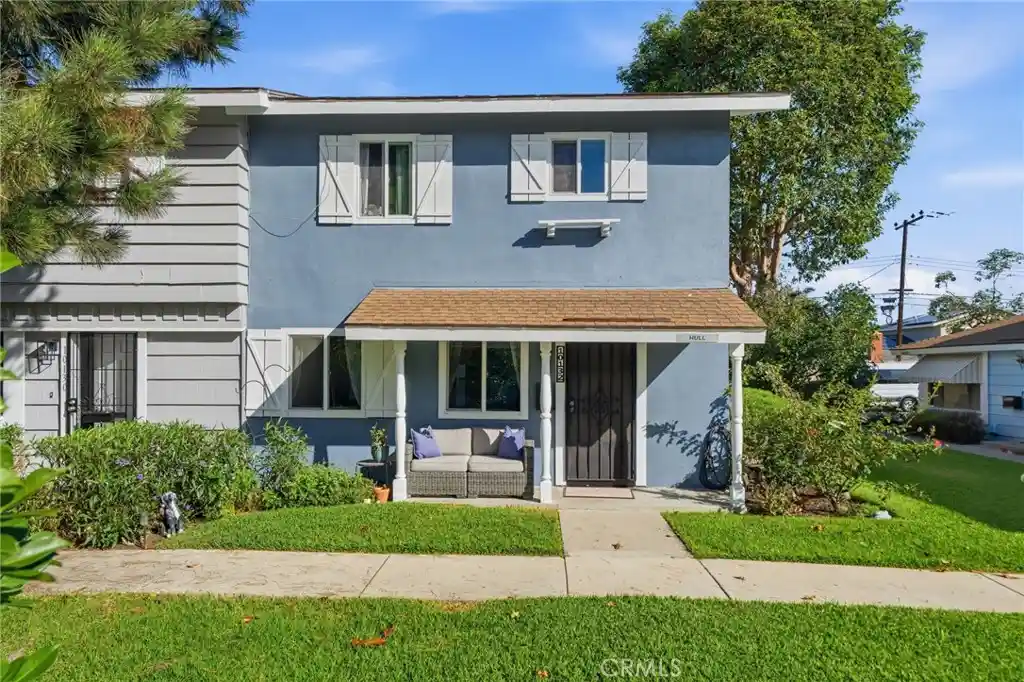 Photo 1 of Townhouse for sale at 10132 Hull Dr, Huntington Beach, CA 92646 | MLS# OC26224419 | Listing updated on 2026-10-25