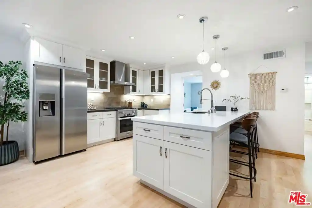 Condo for sale at 938 5th Street #5, Santa Monica, CA 90403 | MLS# 26102544