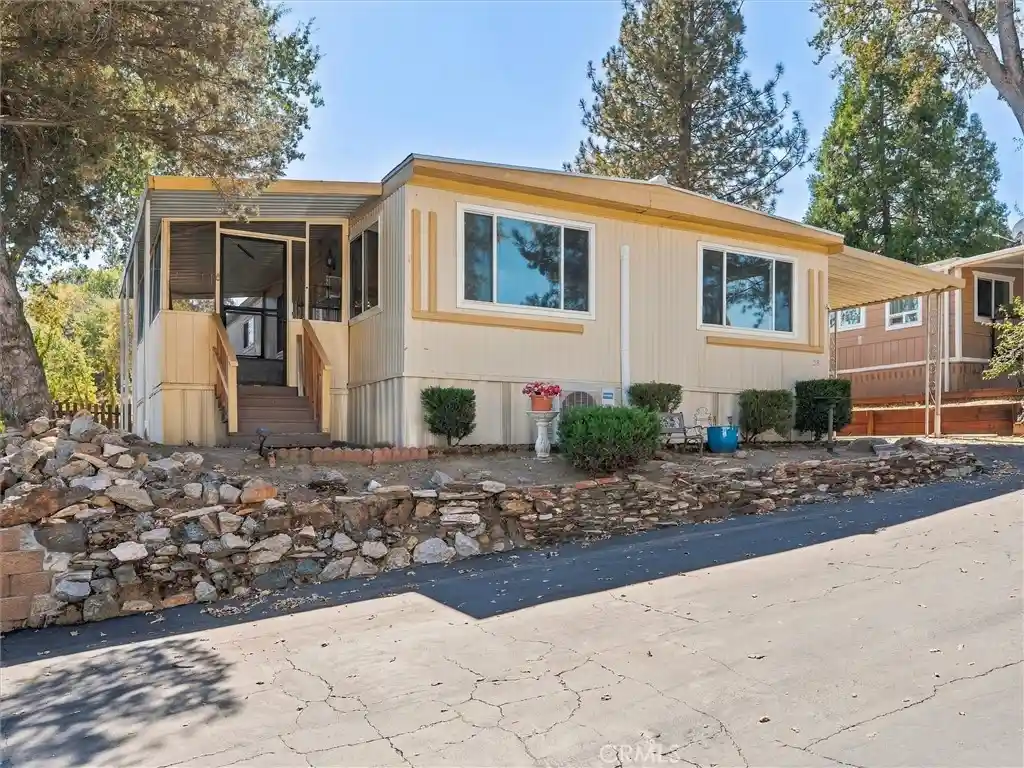 Single family home for sale at 39678 Rd 425b #38, Oakhurst, CA 93644 | MLS# FR26218302