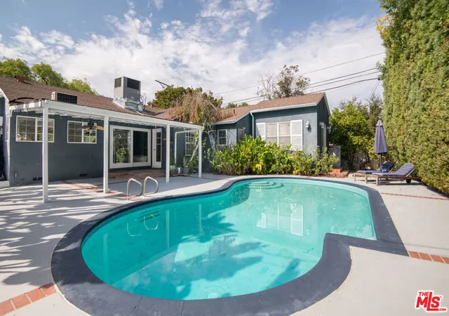 Photo 1 of Single family home for sale at 6218 Balcom Ave, Encino, CA 91316 | MLS# 26102552 | Listing updated on 2026-10-30