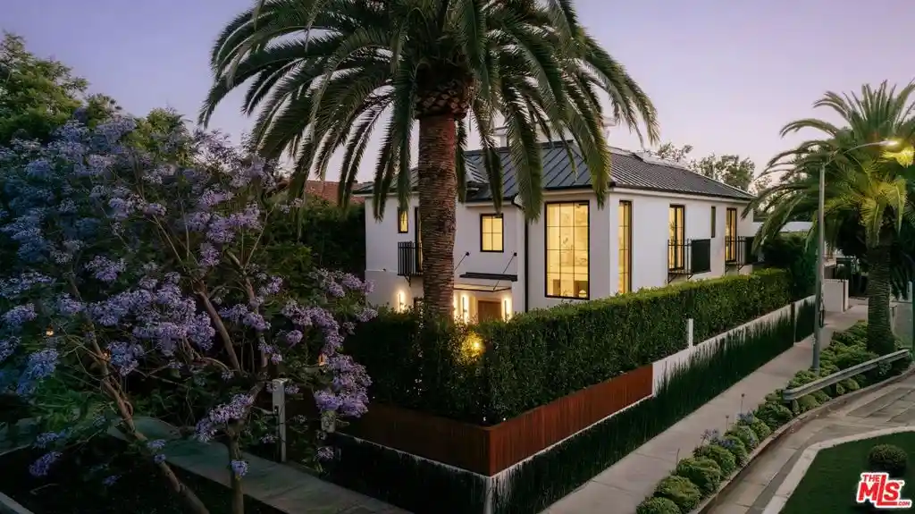 Single family home for sale at 469 N Sweetzer Ave, Los Angeles, CA 90048 | MLS# 26842061