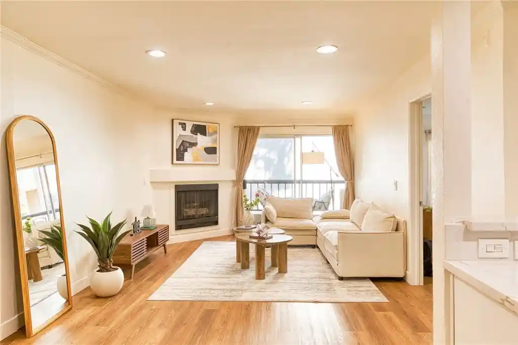 Condo for sale at 5510 Owensmouth #218, Woodland Hills, CA 91367 | MLS# SR26224605