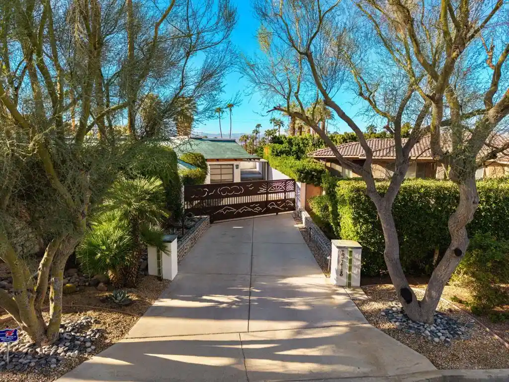 Single family home for sale at 73218 Fiddleneck Ln, Palm Desert, CA 92260 | MLS# 219154449DA