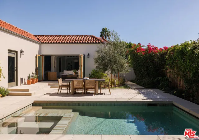 Single family home for sale at 215 N Gower St, Los Angeles, CA 90004 | MLS# 26102447