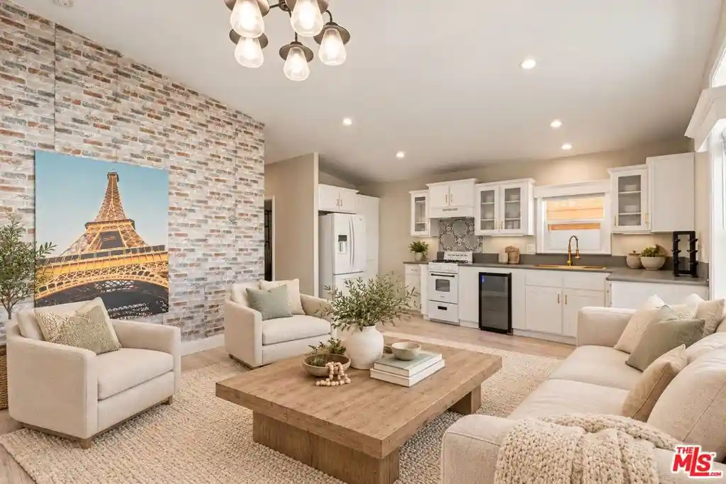 Manufactured home for sale at 8250 Lankershim Blvd #112, North Hollywood, CA 91605 | MLS# 26102658