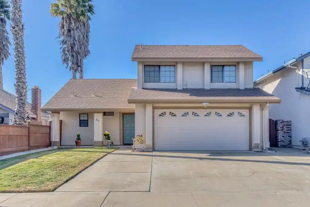 Photo 1 of Single family home for sale at 21 Geary Cir, Salinas, CA 93907 | MLS# ML82064869 | Listing updated on 2026-10-30