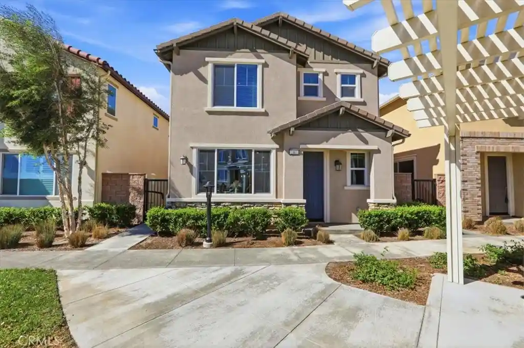 Condo for sale at 16183 Juno Way #6, Fontana, CA 92336 | MLS# SW26225006