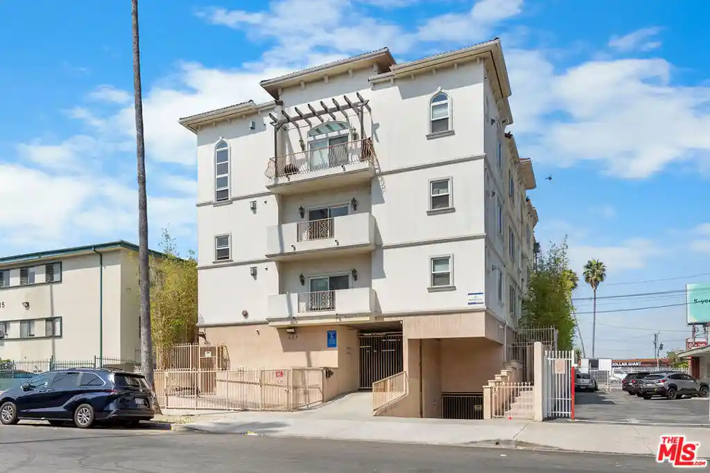 Condo for sale at 309 S Mariposa Ave #101, Los Angeles, CA 90020 | MLS# 26102776