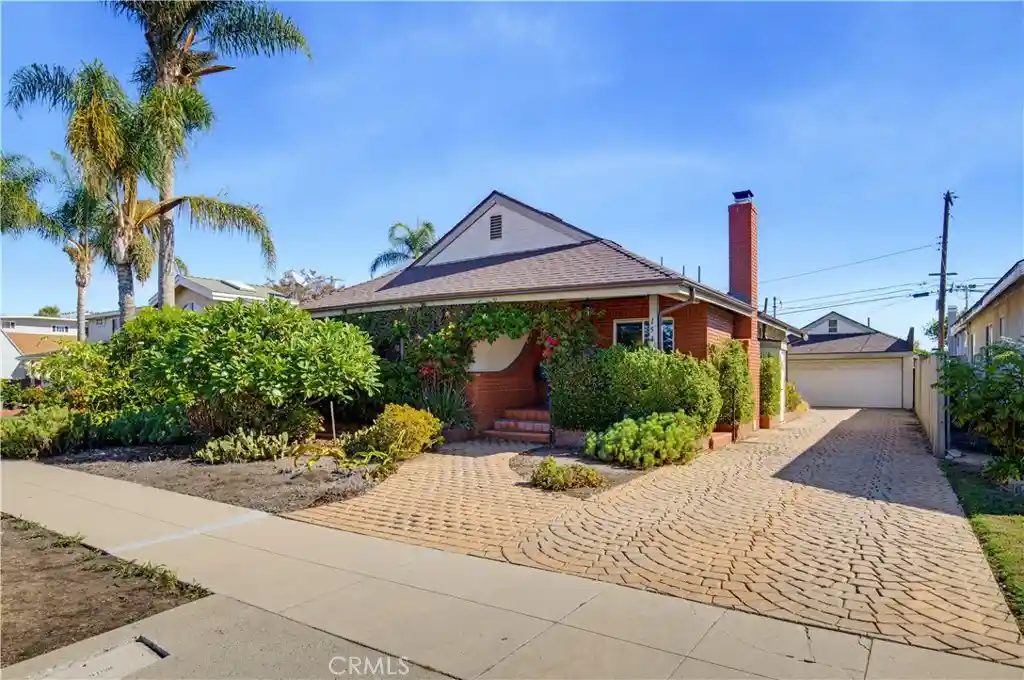 Single family home for sale at 15418 S Catalina Ave, Gardena, CA 90247 | MLS# SB26223578