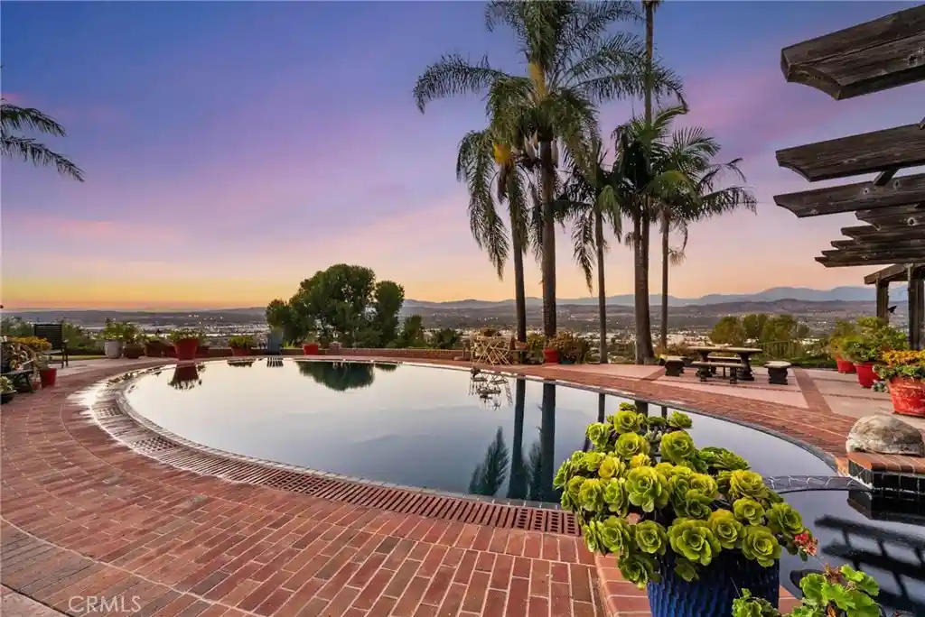 Photo 1 of Single family home for sale at 701 S Londerry Ln, Anaheim, CA 92807 | MLS# OC26218882 | Listing updated on 2026-10-17