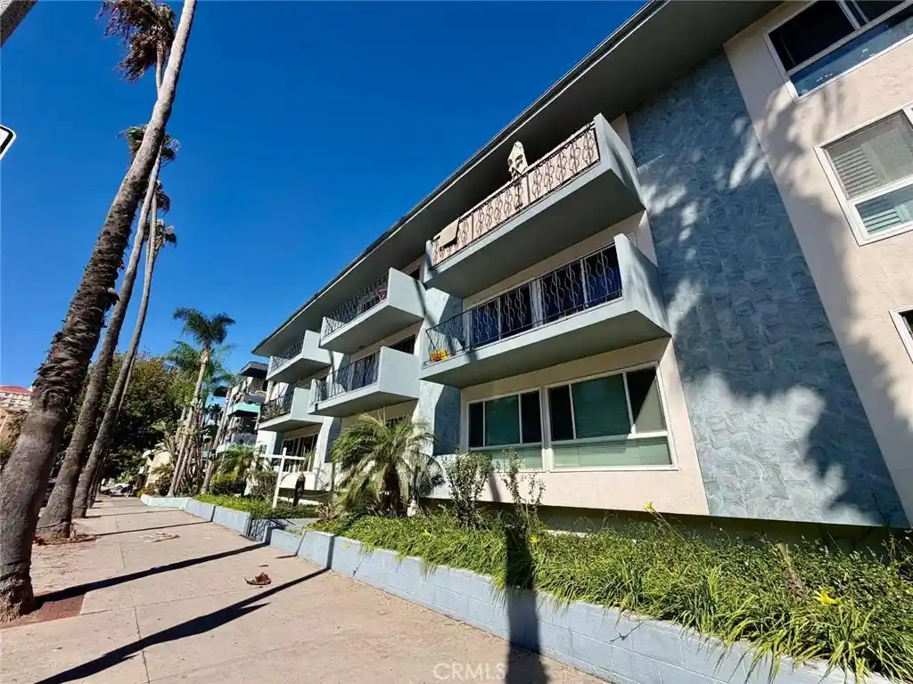 Condo for sale at 1139 E Ocean Blvd #108, Long Beach, CA 90802 | MLS# PW26222266