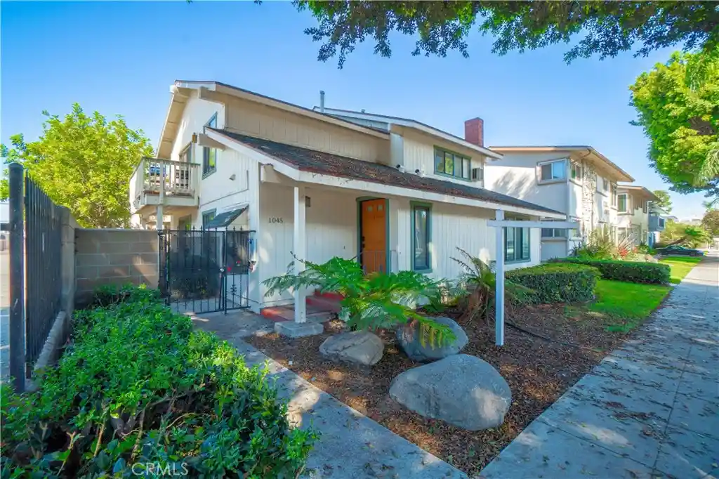 Condo for sale at 1045 E 3rd Street #4, Long Beach, CA 90802 | MLS# PW26217716