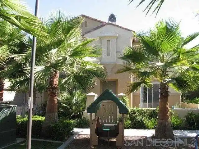 Listing Photo 1 - Condo for sale in 2013 Caminito De La Cruz located at 2013 Caminito De La Cruz, Chula Vista, CA 91913 - Unit 2013 Caminito De La Cruz