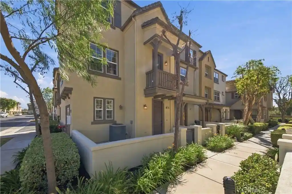 Condo for sale at 6979 Vining St, Chino, CA 91710 | MLS# WS26225320