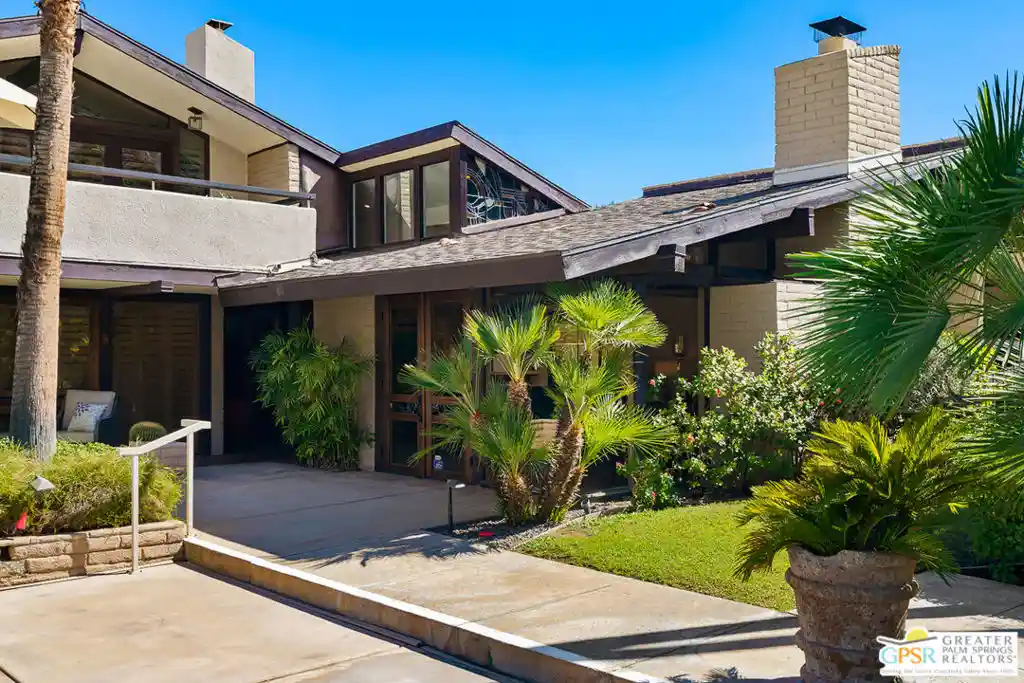 Condo for sale at 555 W Arenas Rd #6, Palm Springs, CA 92262 | MLS# 26102889PS