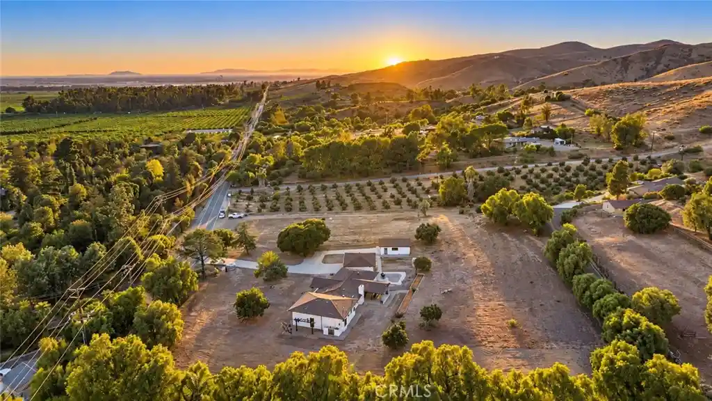 Photo 1 of Single family home for sale at 1177 E La Loma Ave, Somis, CA 93066 | MLS# SR26225345 | Listing updated on 2026-10-19