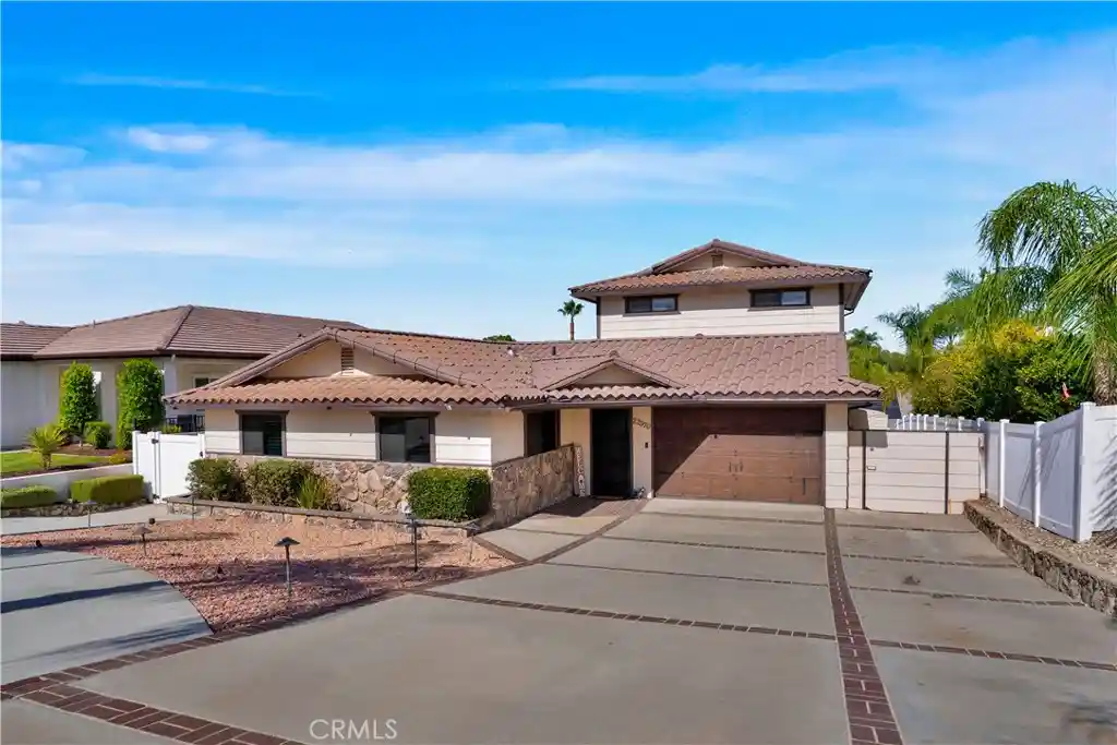 Photo 1 of Single family home for sale at 22970 S Cyn Lake Dr, Canyon Lake, CA 92587 | MLS# SW26220418 | Listing updated on 2026-10-26