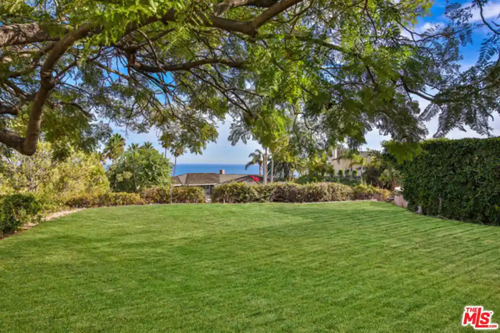 Photo 1 of Single family home for sale at 3825 Malibu Country Dr, Malibu, CA 90265 | MLS# 26102913 | Listing updated on 2026-10-25