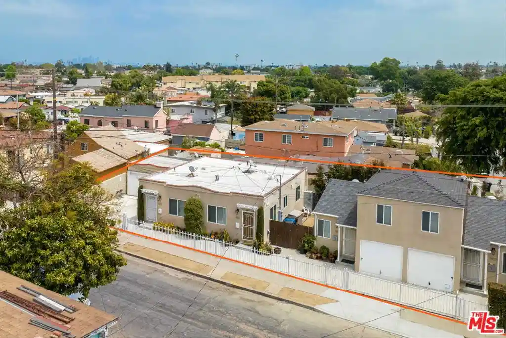 Multi family home for sale at 900 N Park Ave, Inglewood, CA 90302 | MLS# 26102915