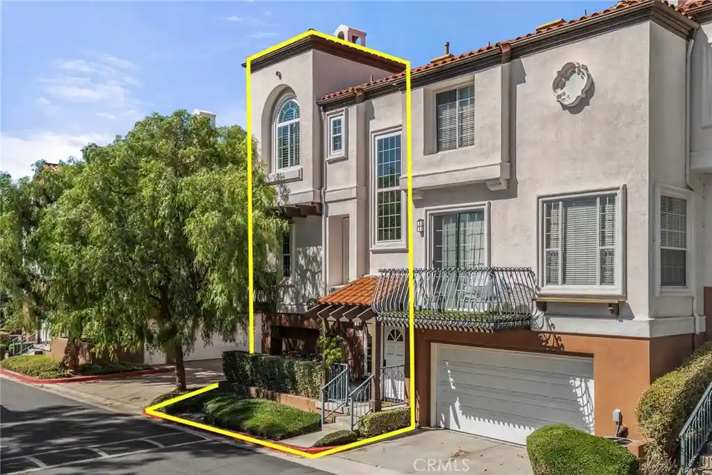 Condo for sale at 12703 Trent Jones Ln, Tustin, CA 92782 | MLS# PW26225435