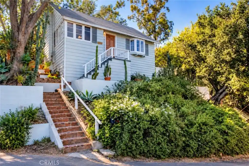Single family home for sale at 4559 Ensenada Dr, Woodland Hills, CA 91364 | MLS# SR26225197
