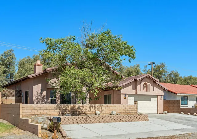 Single family home for sale at 27325 Ventura Dr, Cathedral City, CA 92234 | MLS# 219154530DA