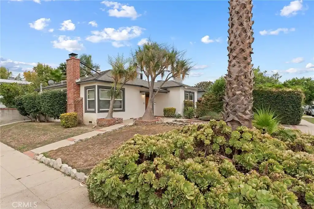 Single family home for sale at 5058 Cartwright, North Hollywood, CA 91601 | MLS# SR26225567