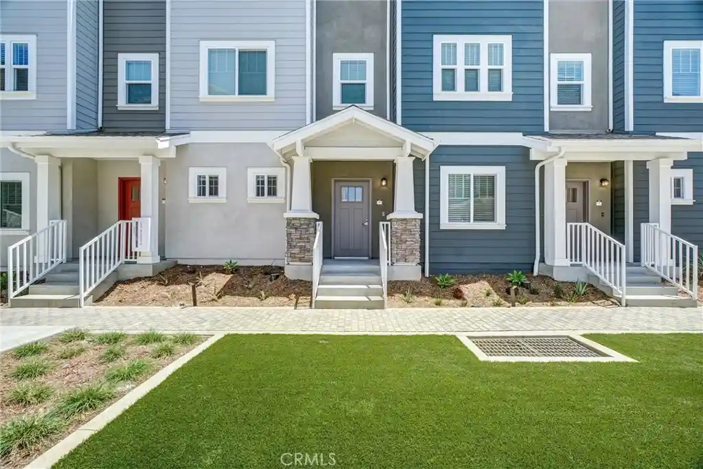 Townhouse for sale at 200 E 14th Street #8, Long Beach, CA 90813 | MLS# PW26225576 | Listing updated on 2026-10-18