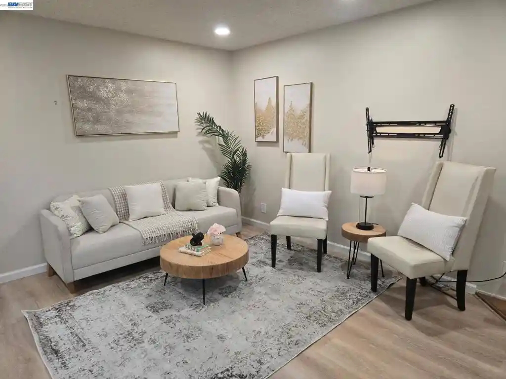 Listing Photo 1 - Condo for sale in 4176 San Pablo Dam Rd located at 4176 San Pablo Dam Rd, El Sobrante, CA 94803 - Unit 4176 San Pablo Dam Rd