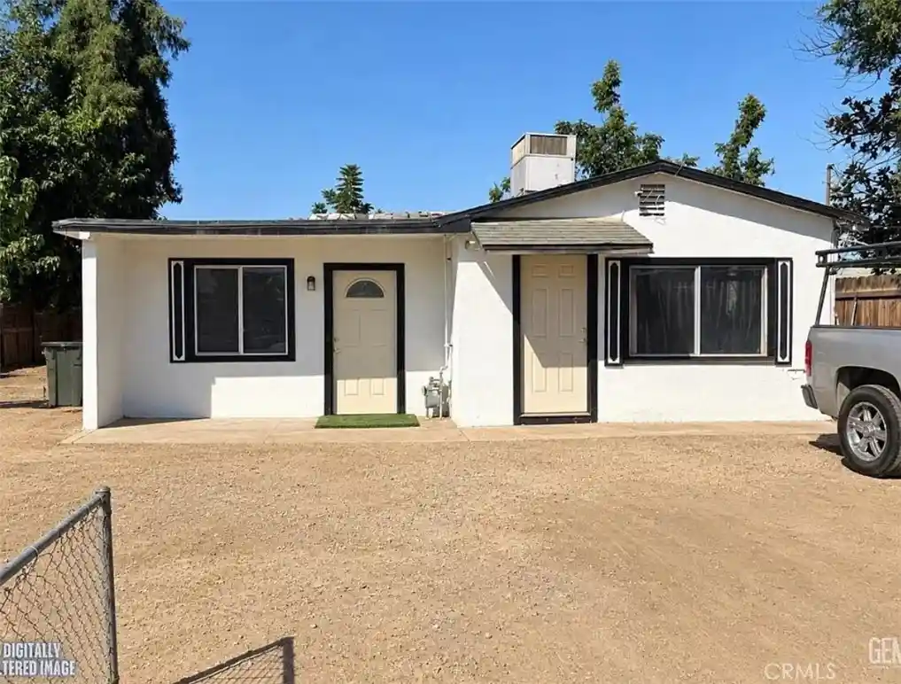 Single family home for sale at 1512 Southgate Dr, Bakersfield, CA 93304 | MLS# IV26225898