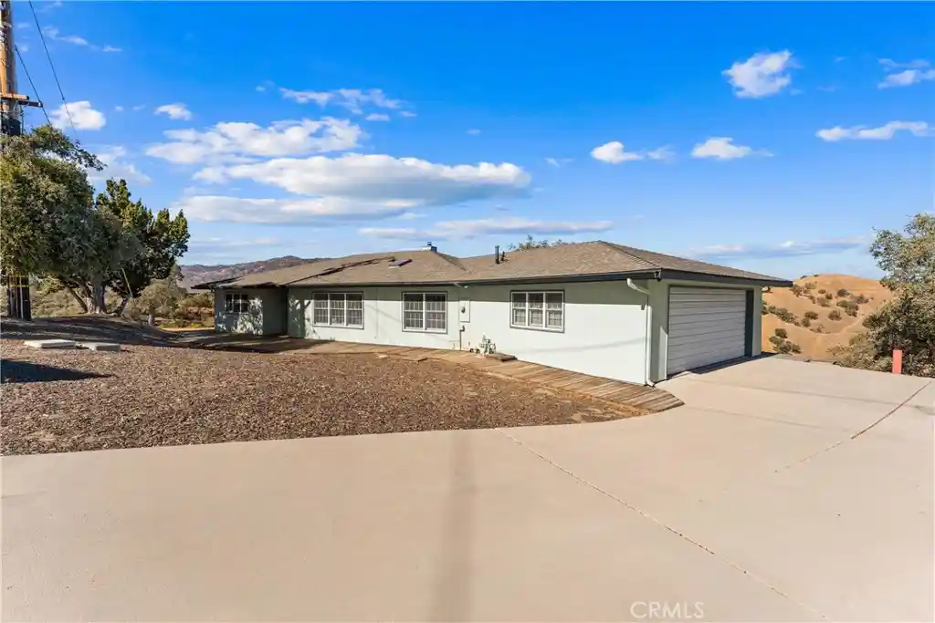 Photo 1 of Single family home for sale at 22901 Rim Way, Tehachapi, CA 93561 | MLS# SR26225790 | Listing updated on 2026-10-20