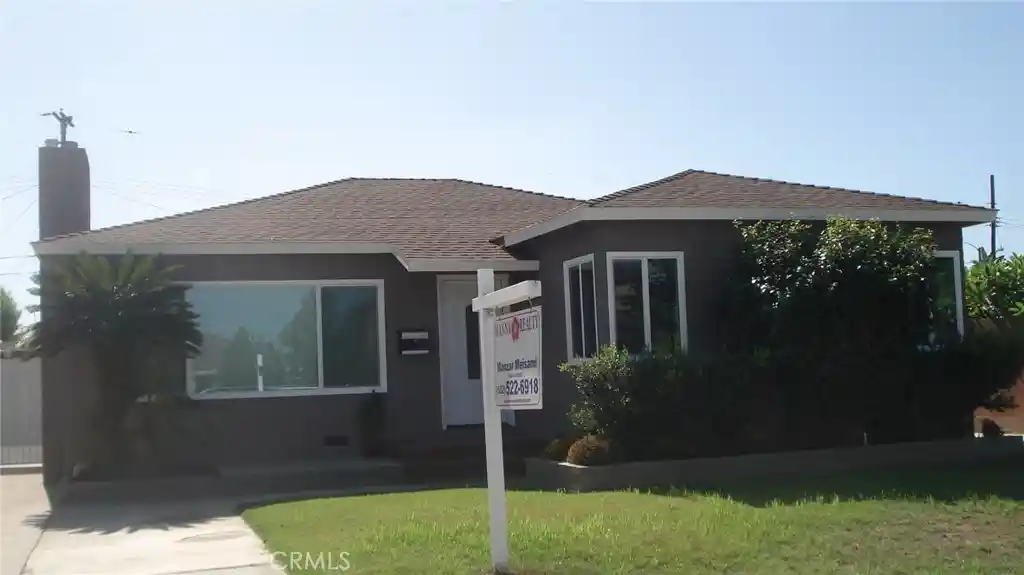 Single family home for sale at 9044 Oak St, Bellflower, CA 90706 | MLS# RS26226027