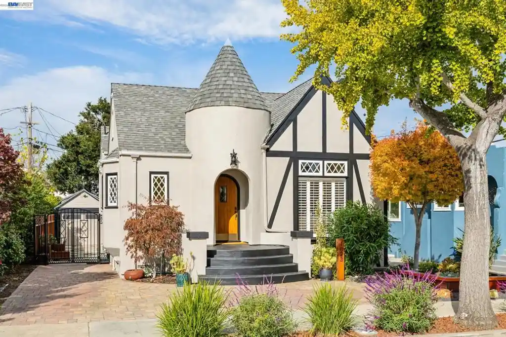 Photo 1 of Single family home for sale at 1823 Moreland Dr, Alameda, CA 94501 | MLS# 41151658 | Listing updated on 2026-10-30