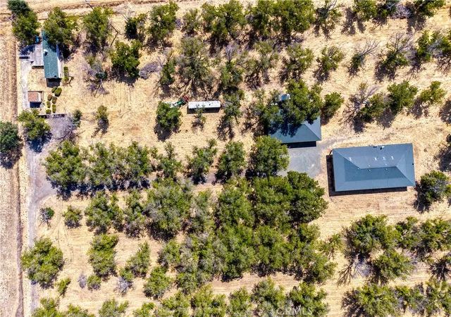 Photo 4 of Single family home for sale at 195 Mathews, Lakeport, CA 95453 | MLS# LC26226273 | Listing updated on 2026-10-30