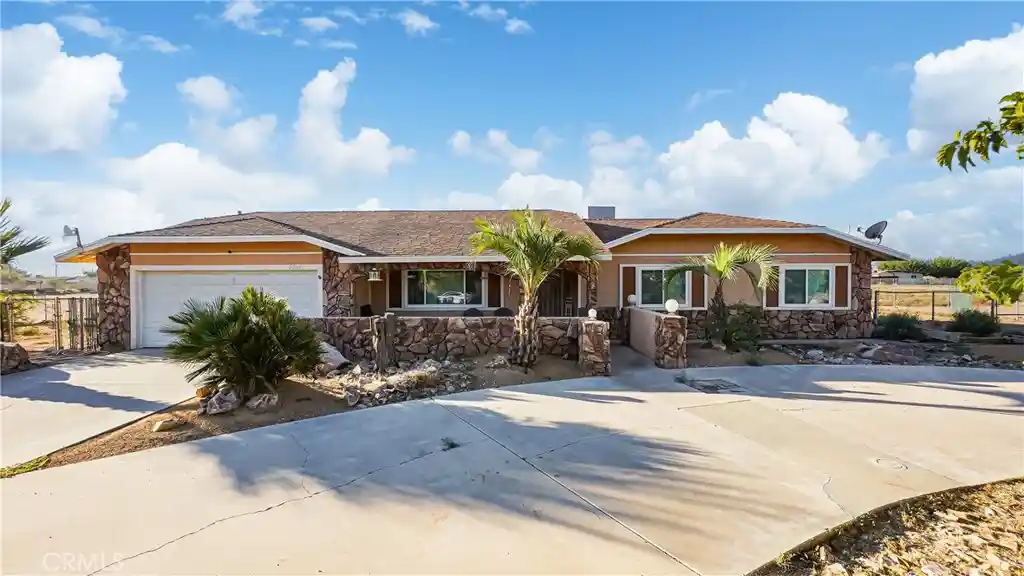 Photo 1 of Single family home for sale at 22665 Little Beaver, Apple Valley, CA 92308 | MLS# HD26226308 | Listing updated on 2026-10-20